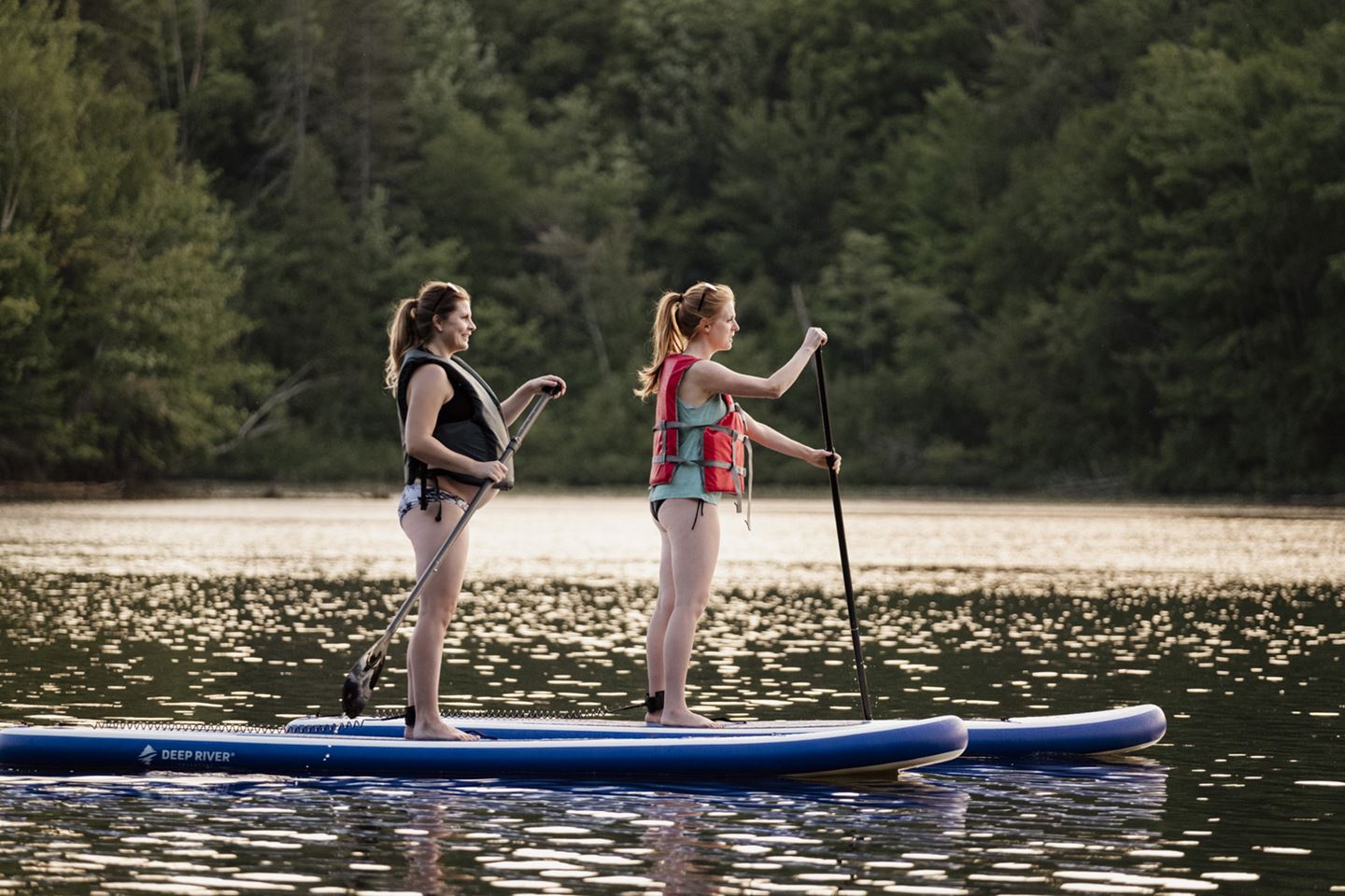 2 filles en paddle