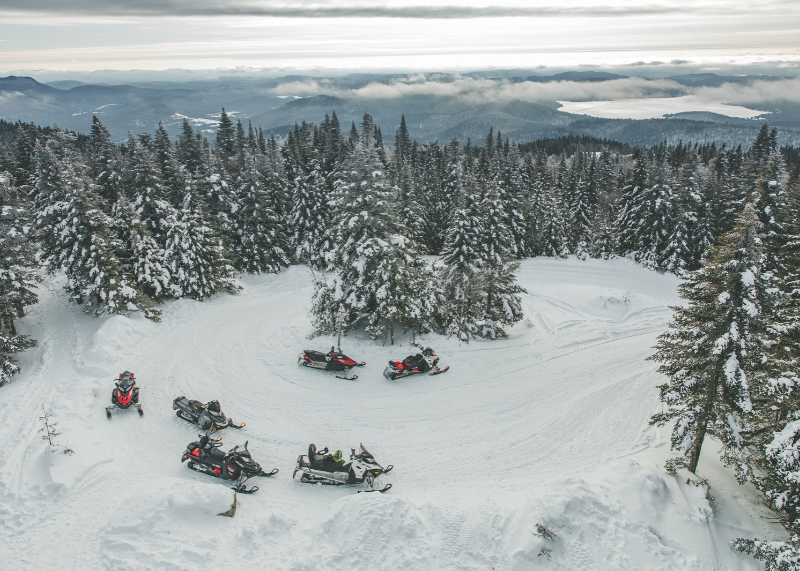motoneige en hiver à St-Donat